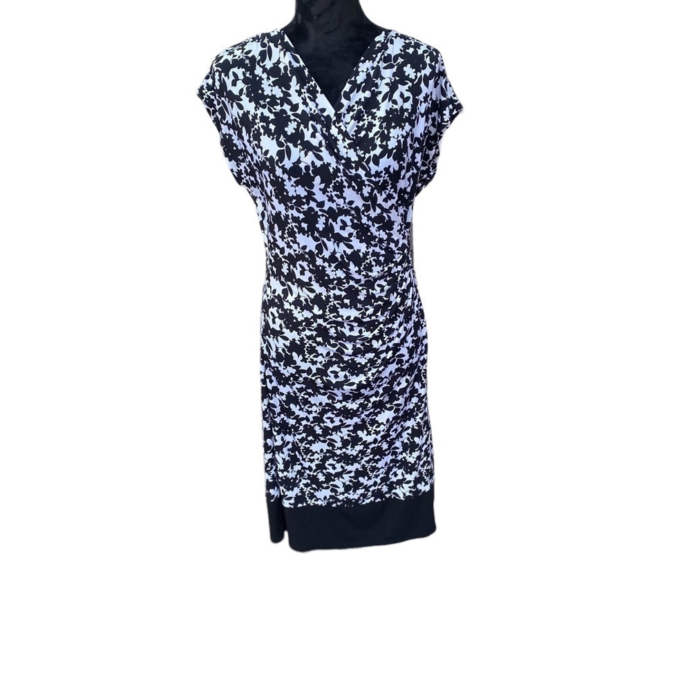 NEW‎ York and company dress size medium. - Picture 7 of 11